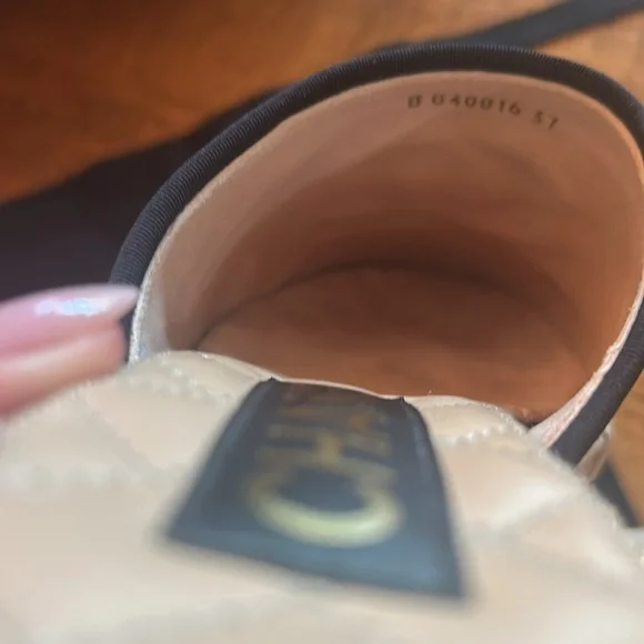 Chanel Black and Beige Mules with CC Design Sz 7 New w defects-store display - Picture 12 of 16